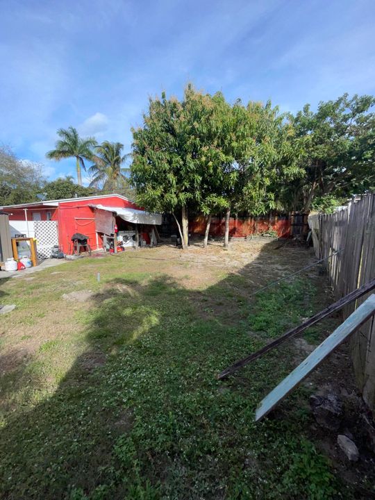 合同活跃: $440,000 (3 贝兹, 1 浴室, 1134 平方英尺)