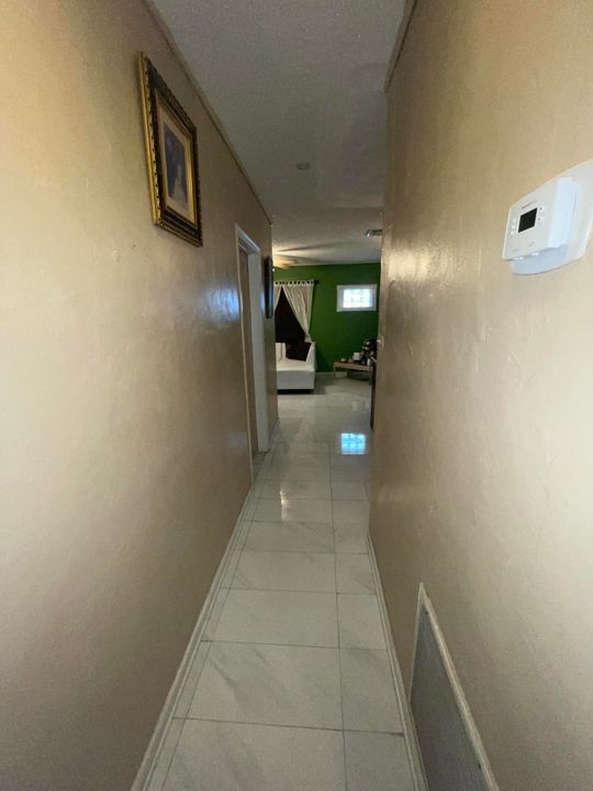 合同活跃: $440,000 (3 贝兹, 1 浴室, 1134 平方英尺)