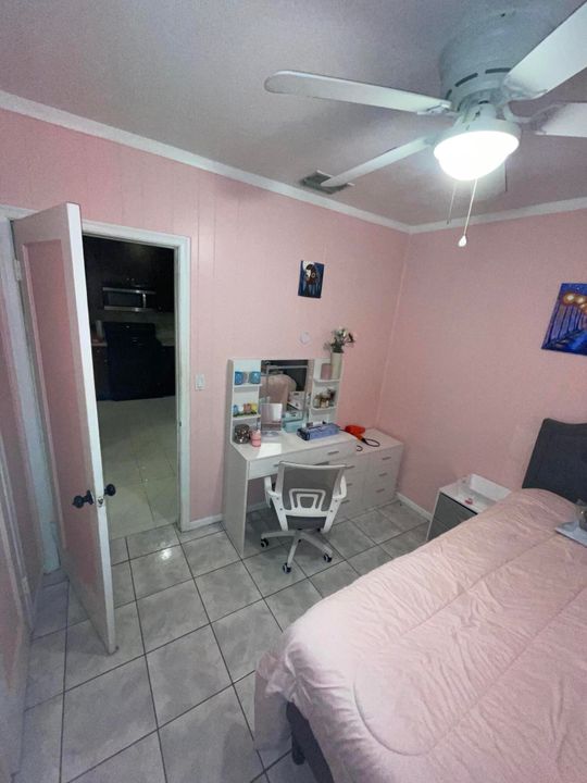 合同活跃: $440,000 (3 贝兹, 1 浴室, 1134 平方英尺)