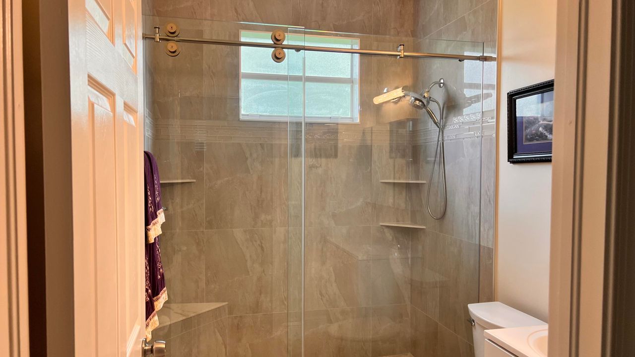 出租: $2,200 (1 贝兹, 1 浴室, 900 平方英尺)