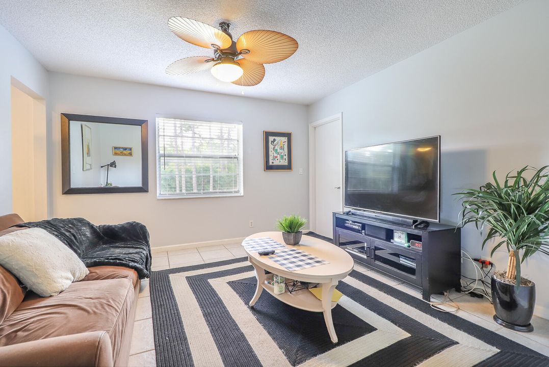 Activo con contrato: $859,000 (3 camas, 2 baños, 1926 Pies cuadrados)