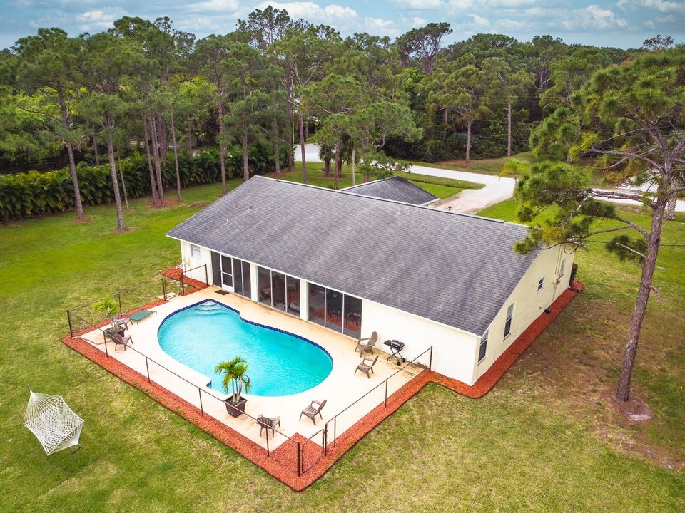 Activo con contrato: $859,000 (3 camas, 2 baños, 1926 Pies cuadrados)