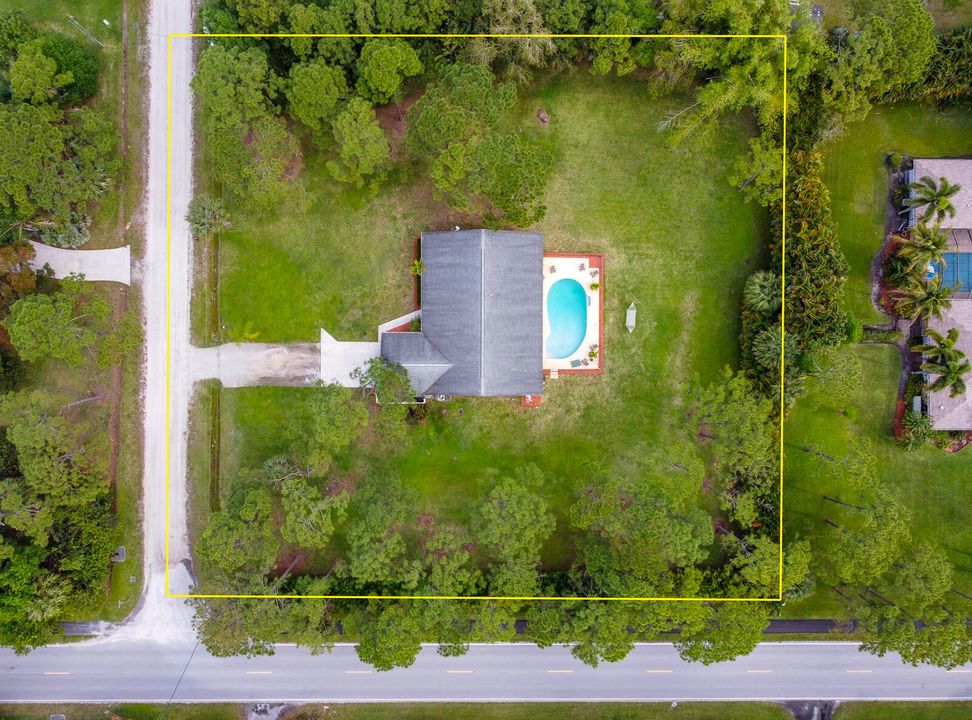 Activo con contrato: $859,000 (3 camas, 2 baños, 1926 Pies cuadrados)