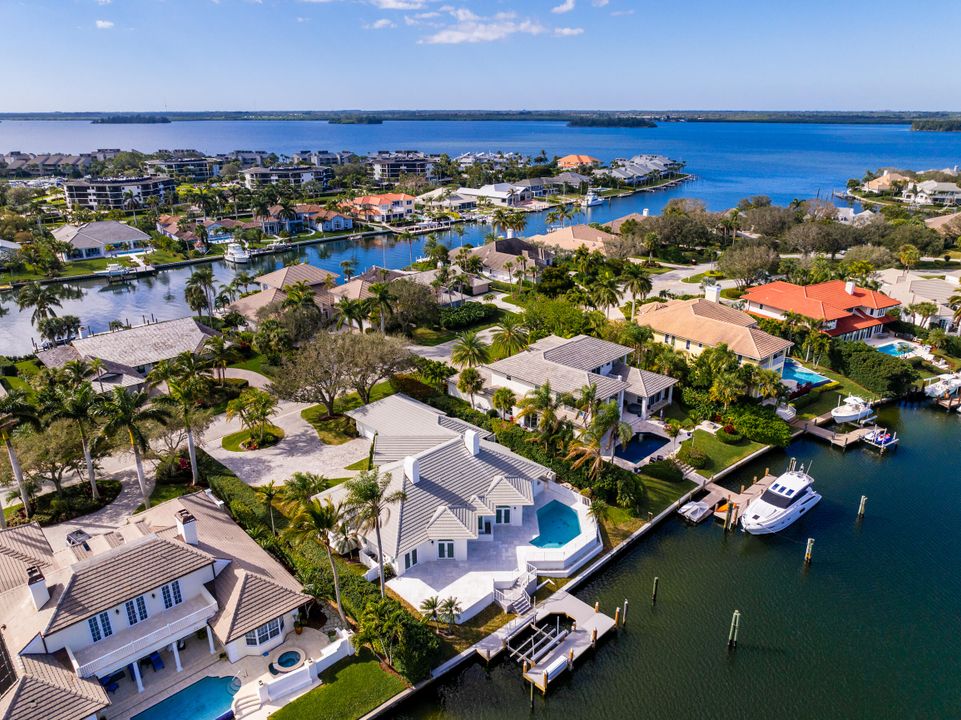 For Sale: $3,350,000 (4 beds, 3 baths, 3798 Square Feet)