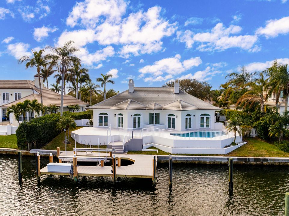 For Sale: $3,350,000 (4 beds, 3 baths, 3798 Square Feet)