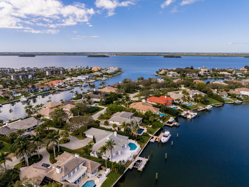 For Sale: $3,350,000 (4 beds, 3 baths, 3798 Square Feet)