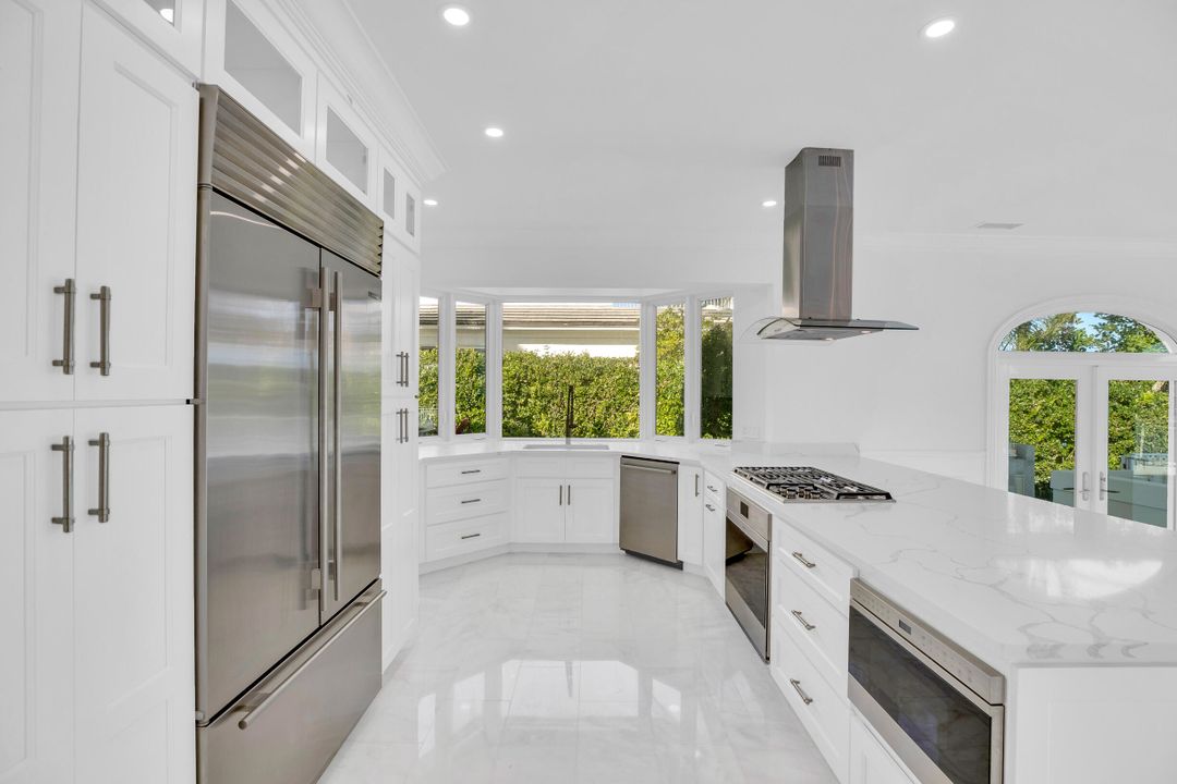 For Sale: $3,350,000 (4 beds, 3 baths, 3798 Square Feet)