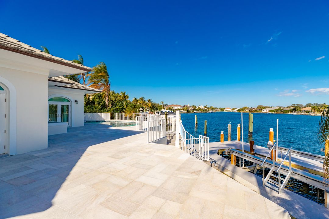 For Sale: $3,350,000 (4 beds, 3 baths, 3798 Square Feet)