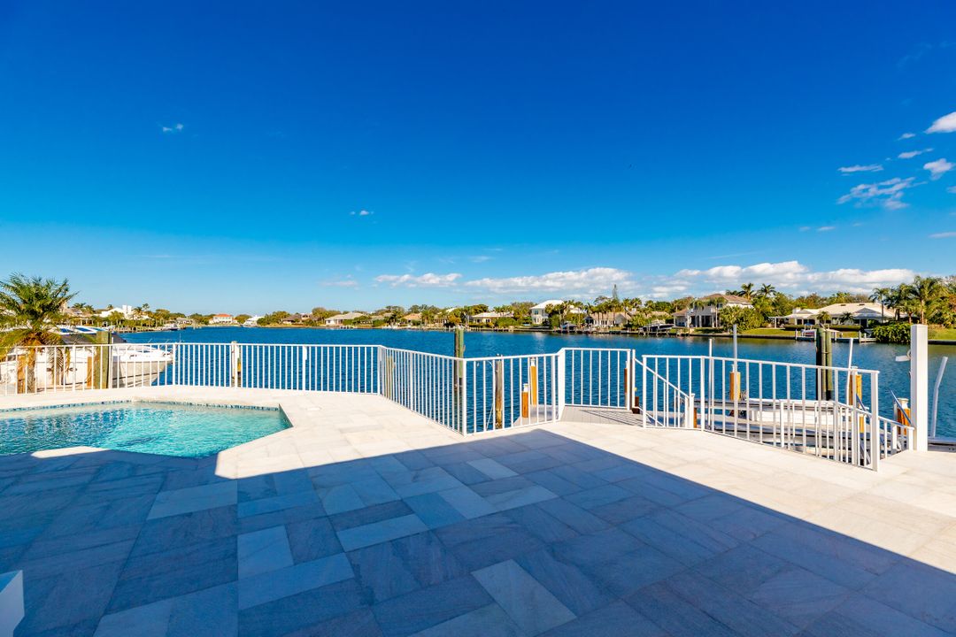 For Sale: $3,350,000 (4 beds, 3 baths, 3798 Square Feet)