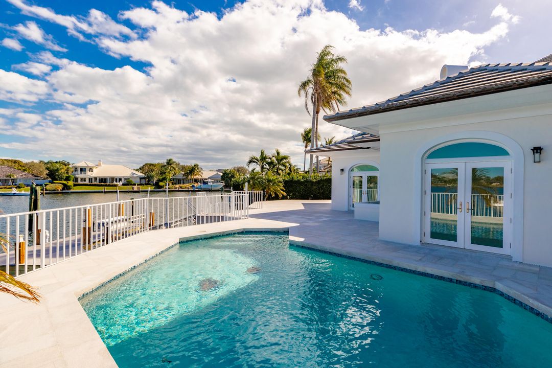 For Sale: $3,350,000 (4 beds, 3 baths, 3798 Square Feet)