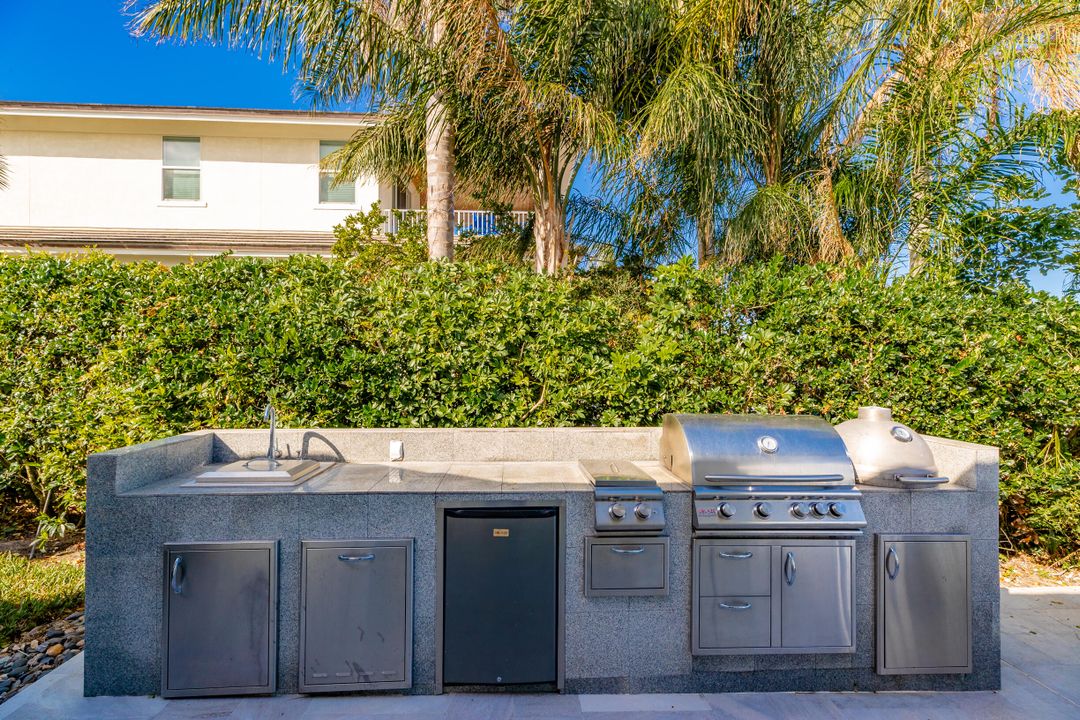 For Sale: $3,350,000 (4 beds, 3 baths, 3798 Square Feet)