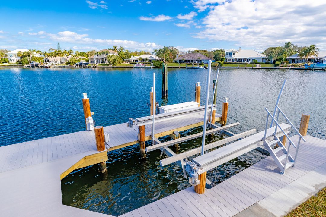 For Sale: $3,350,000 (4 beds, 3 baths, 3798 Square Feet)