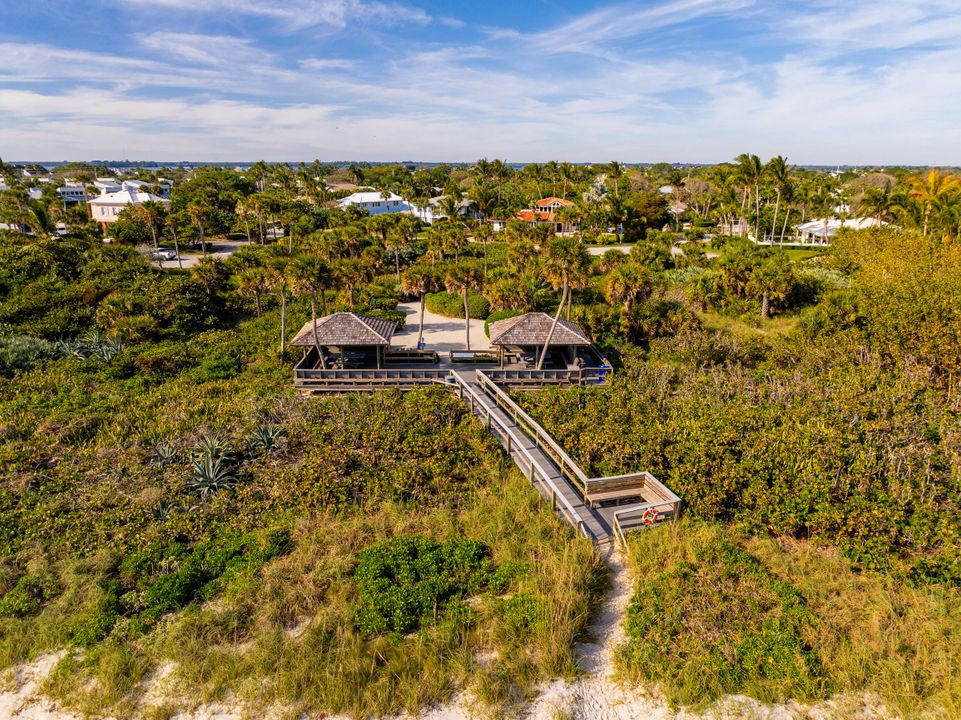 For Sale: $3,350,000 (4 beds, 3 baths, 3798 Square Feet)