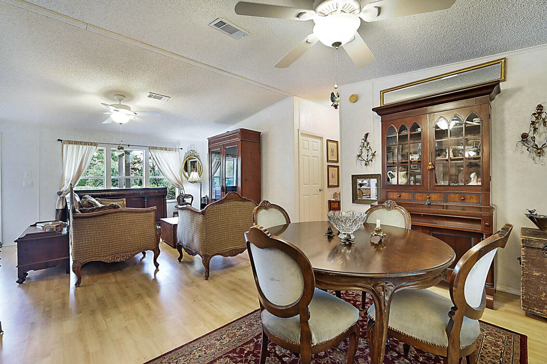 For Sale: $3,100,000 (3 beds, 2 baths, 1594 Square Feet)