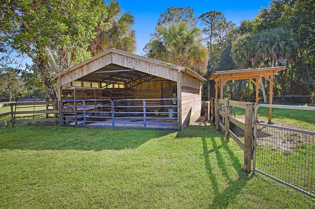 For Sale: $3,100,000 (3 beds, 2 baths, 1594 Square Feet)