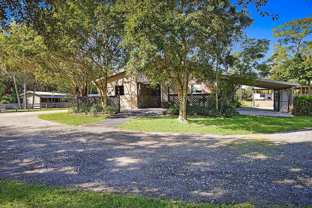 For Sale: $3,100,000 (3 beds, 2 baths, 1594 Square Feet)
