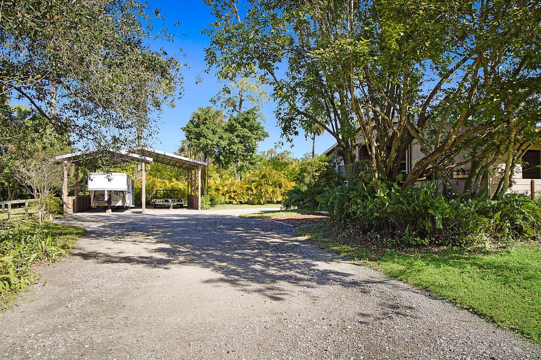 For Sale: $3,100,000 (3 beds, 2 baths, 1594 Square Feet)