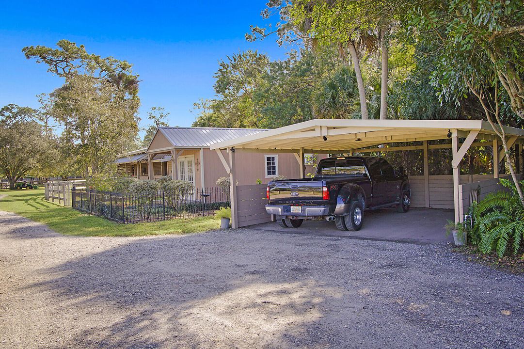 For Sale: $3,100,000 (3 beds, 2 baths, 1594 Square Feet)