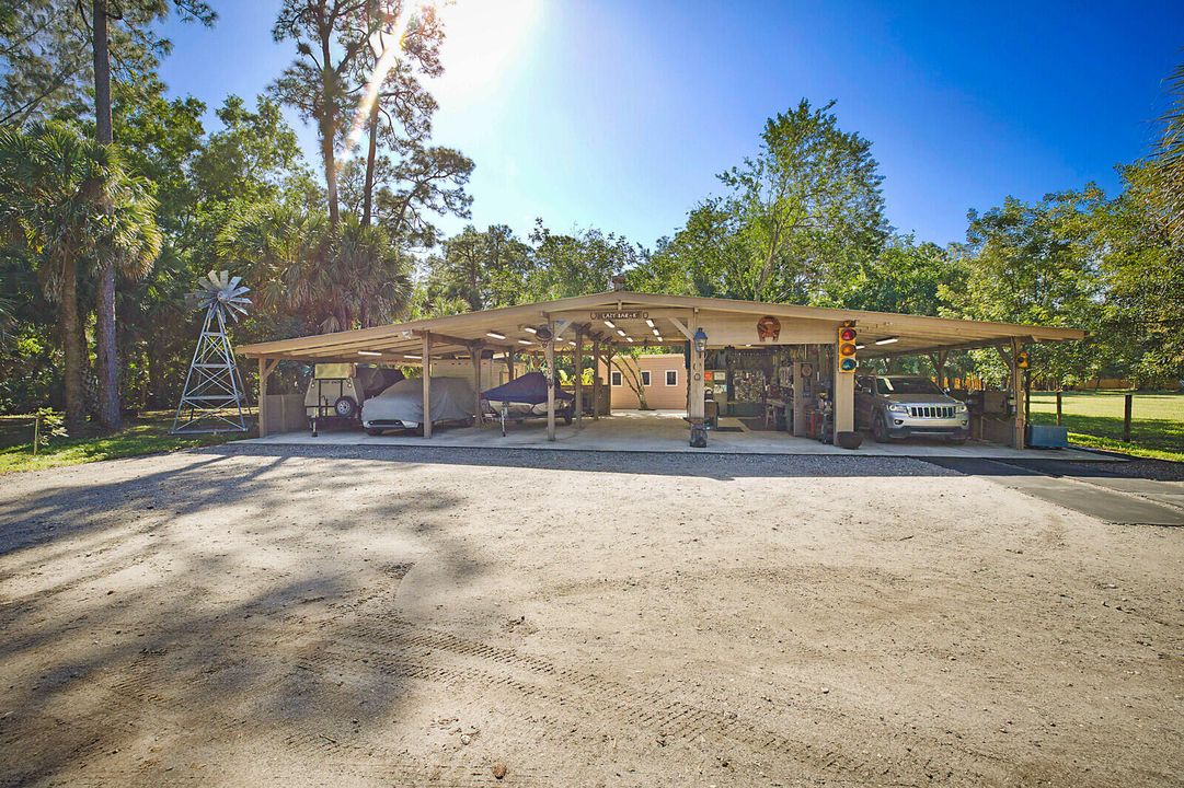 For Sale: $3,100,000 (3 beds, 2 baths, 1594 Square Feet)