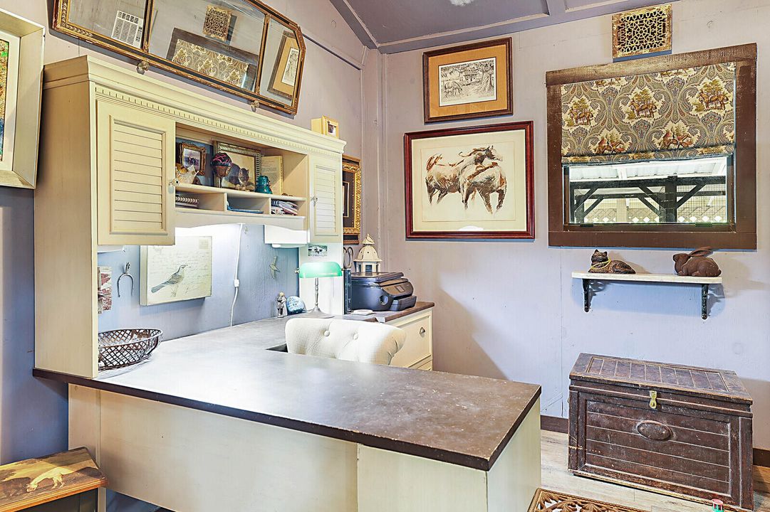 For Sale: $3,100,000 (3 beds, 2 baths, 1594 Square Feet)