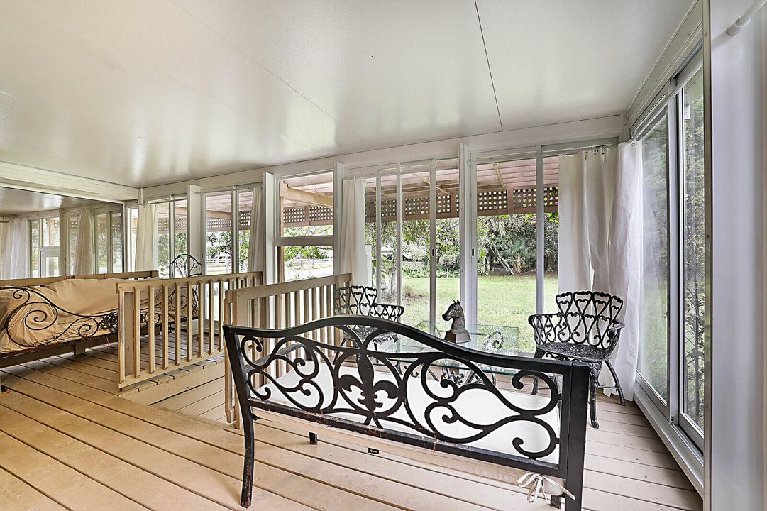 For Sale: $3,100,000 (3 beds, 2 baths, 1594 Square Feet)