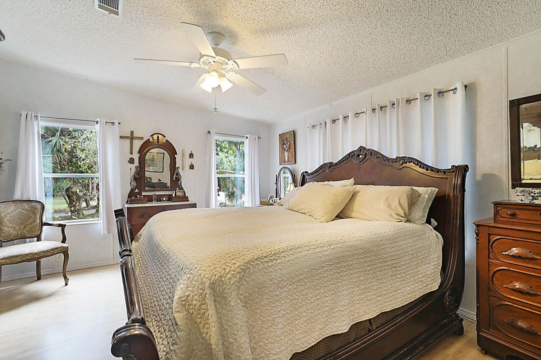 For Sale: $3,100,000 (3 beds, 2 baths, 1594 Square Feet)