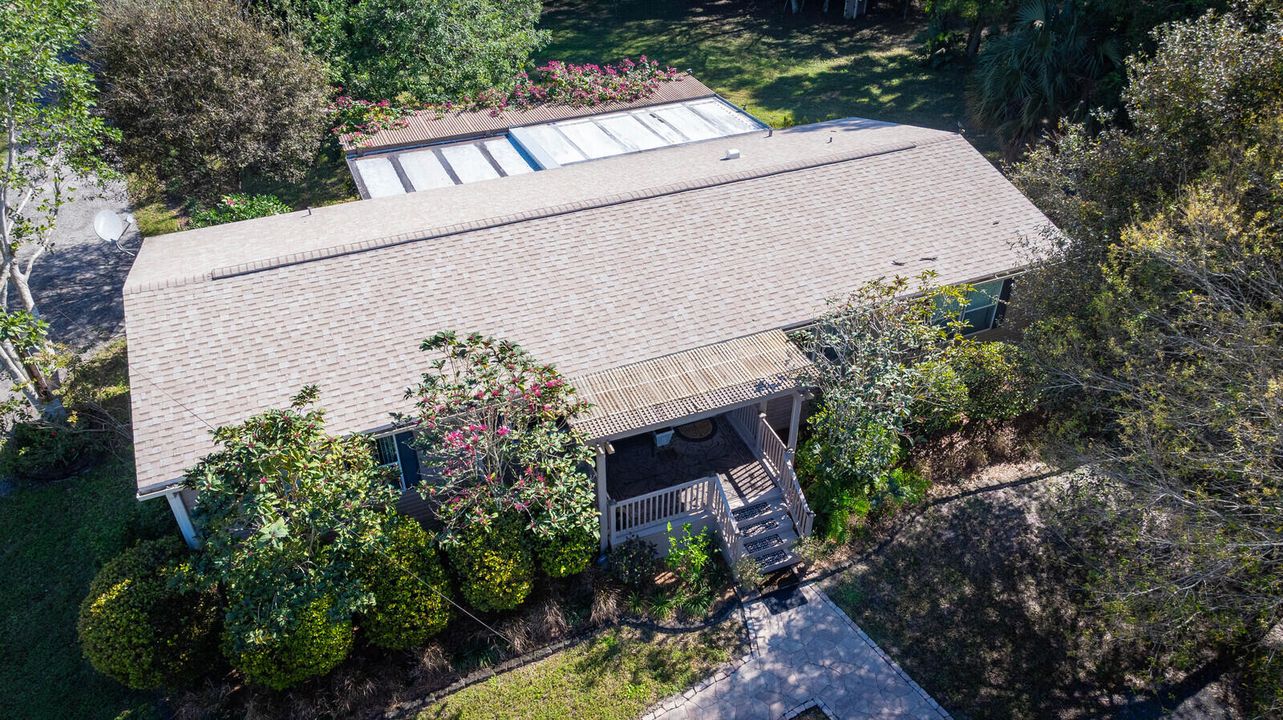 For Sale: $3,100,000 (3 beds, 2 baths, 1594 Square Feet)