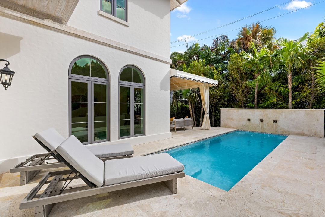 Active With Contract: $13,999,000 (4 beds, 5 baths, 3765 Square Feet)