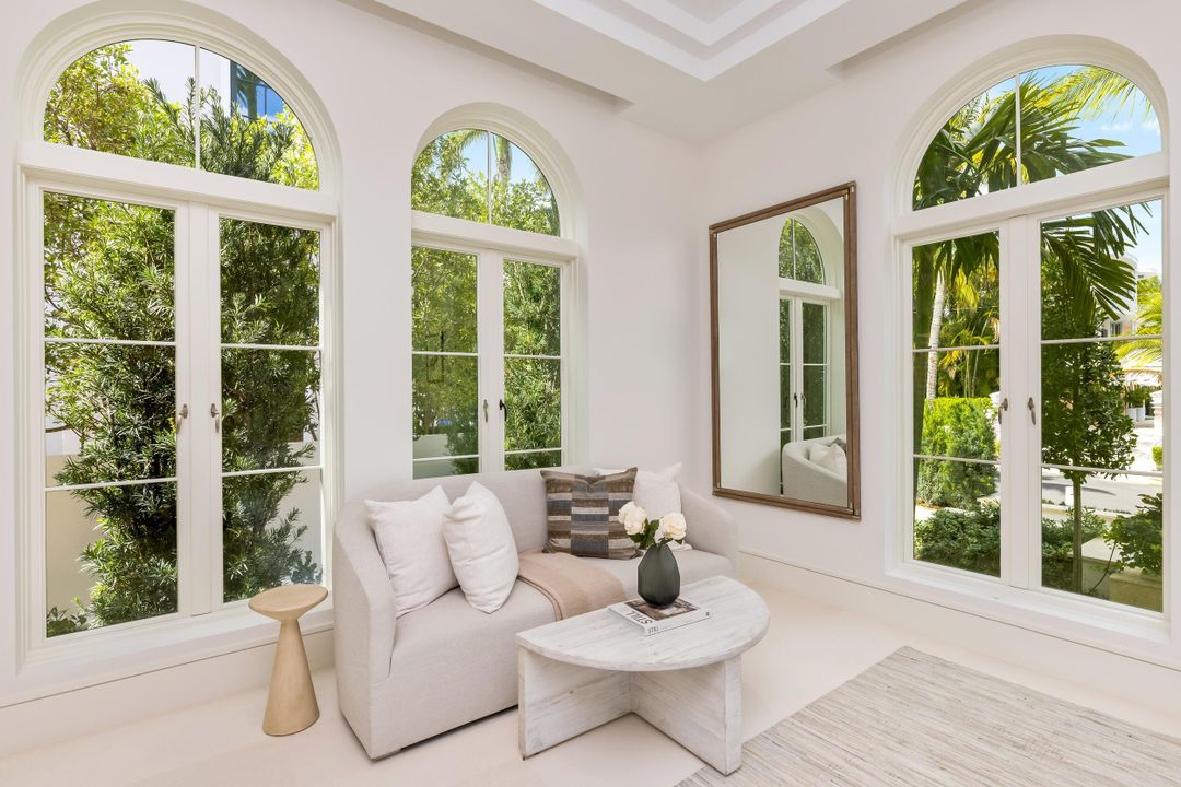 Active With Contract: $13,999,000 (4 beds, 5 baths, 3765 Square Feet)