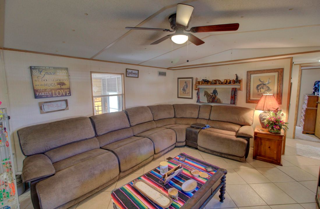 For Sale: $180,000 (2 beds, 2 baths, 1507 Square Feet)