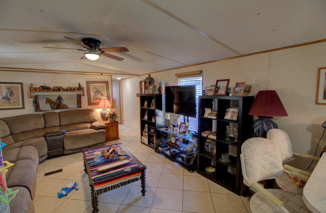 For Sale: $180,000 (2 beds, 2 baths, 1507 Square Feet)