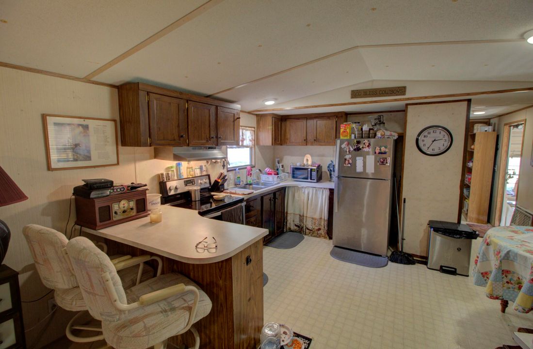 For Sale: $180,000 (2 beds, 2 baths, 1507 Square Feet)