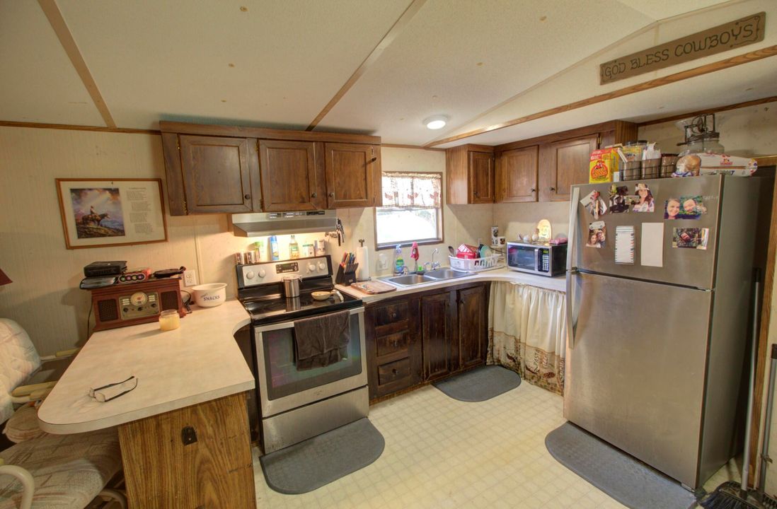 For Sale: $180,000 (2 beds, 2 baths, 1507 Square Feet)