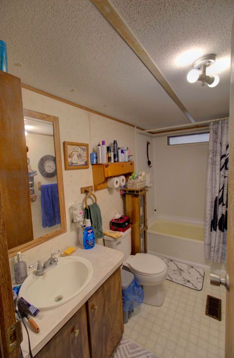 For Sale: $180,000 (2 beds, 2 baths, 1507 Square Feet)