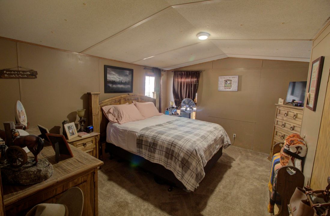 For Sale: $180,000 (2 beds, 2 baths, 1507 Square Feet)