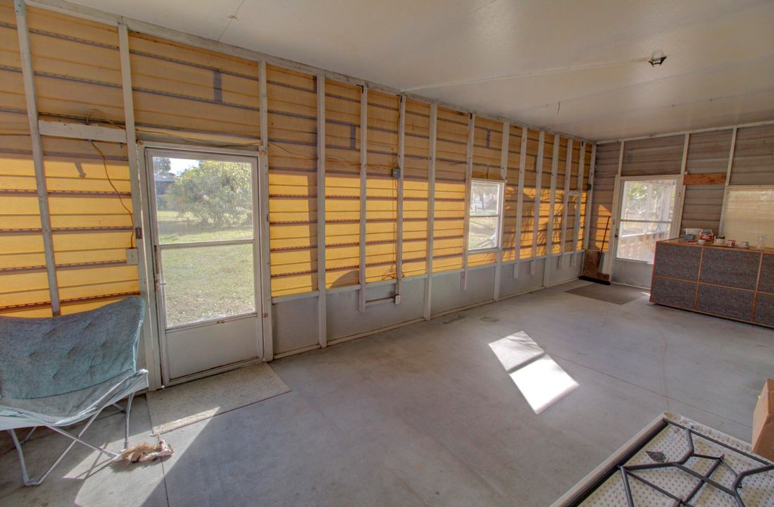 For Sale: $180,000 (2 beds, 2 baths, 1507 Square Feet)