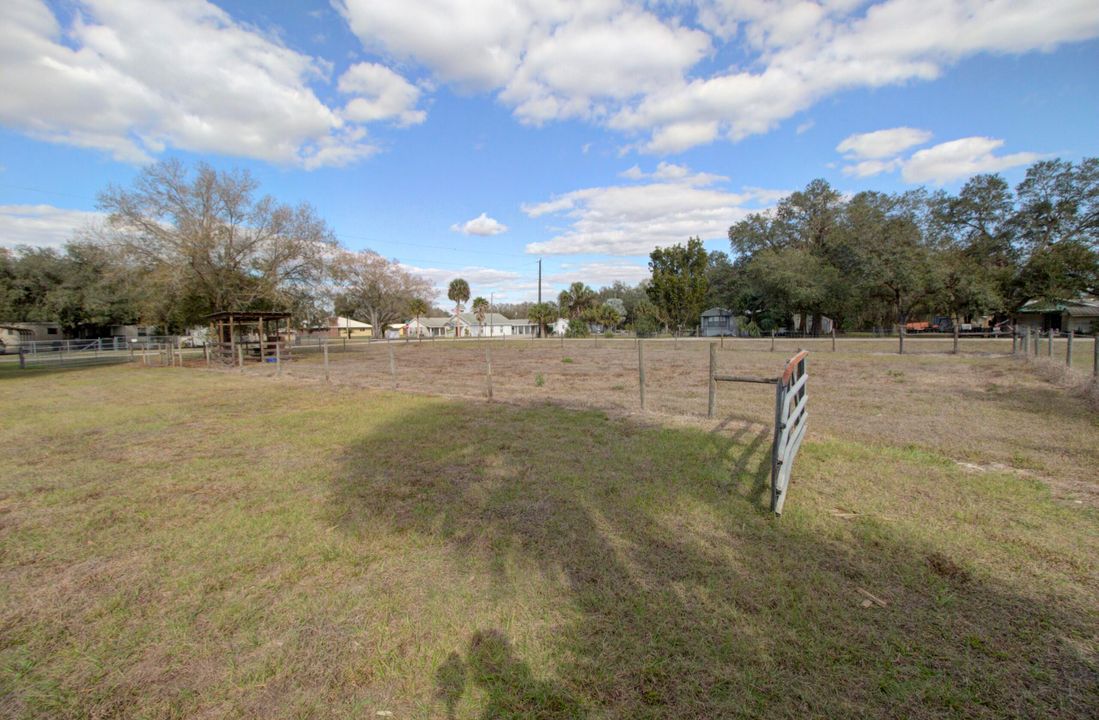For Sale: $180,000 (2 beds, 2 baths, 1507 Square Feet)
