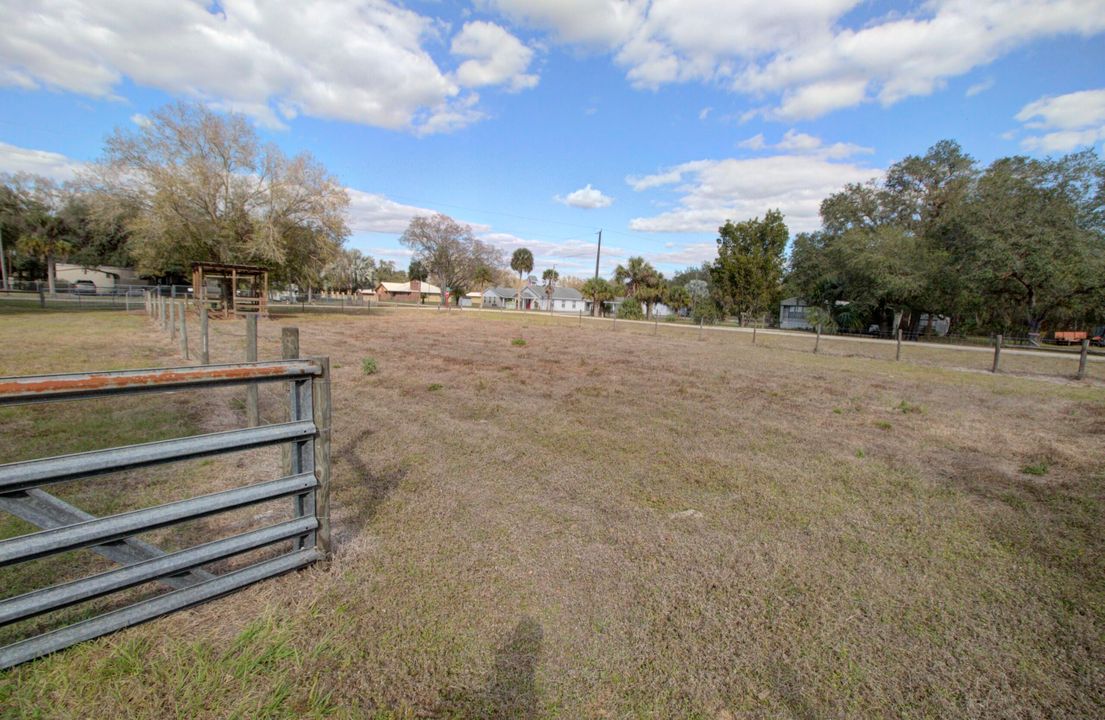 For Sale: $180,000 (2 beds, 2 baths, 1507 Square Feet)