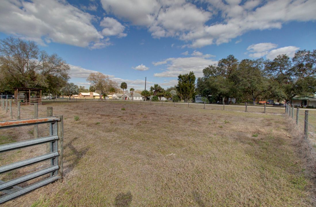 For Sale: $180,000 (2 beds, 2 baths, 1507 Square Feet)