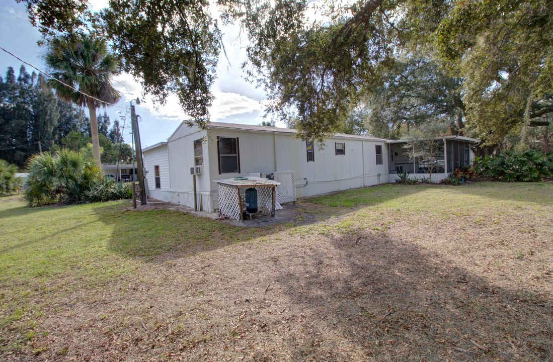 For Sale: $180,000 (2 beds, 2 baths, 1507 Square Feet)