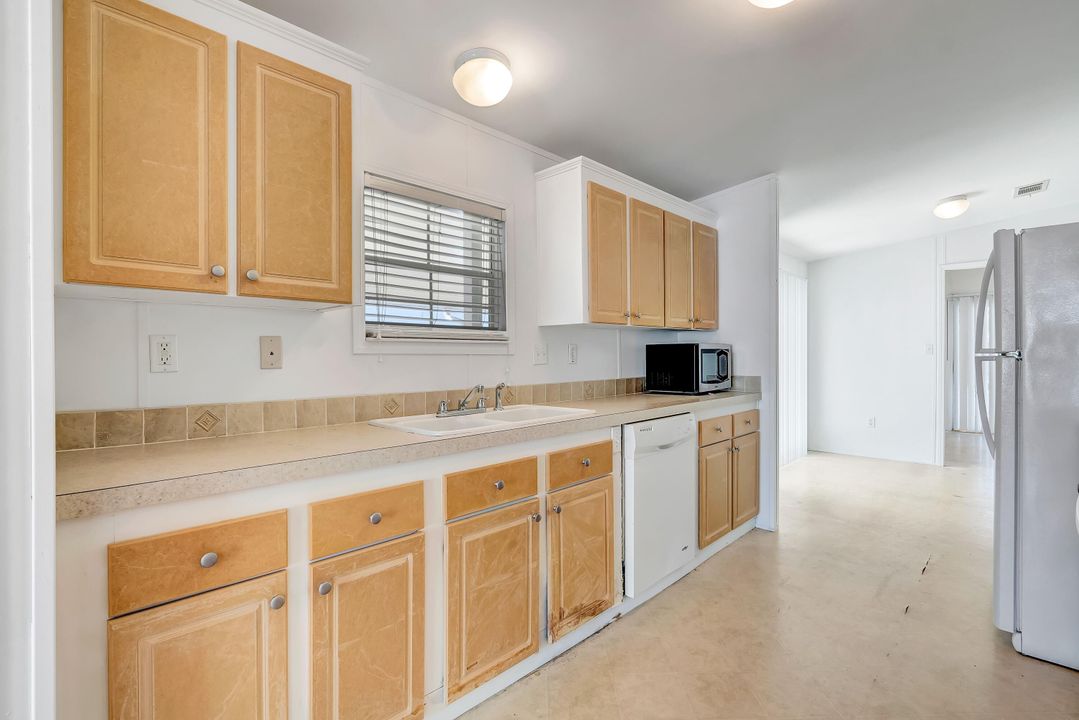 For Sale: $89,000 (2 beds, 2 baths, 1263 Square Feet)
