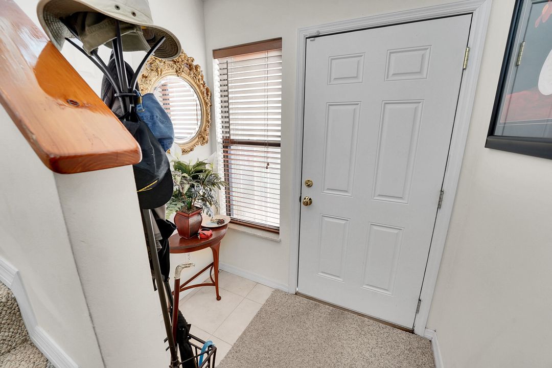 На продажу: $270,000 (2 спален, 2 ванн, 1105 Квадратных фут)