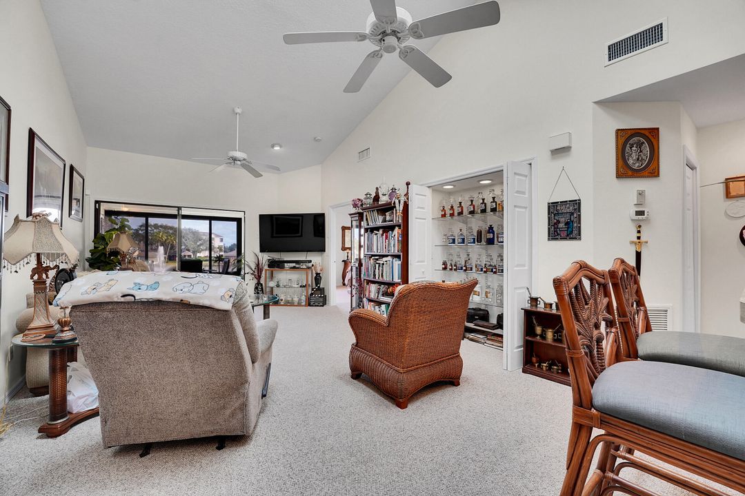 На продажу: $270,000 (2 спален, 2 ванн, 1105 Квадратных фут)