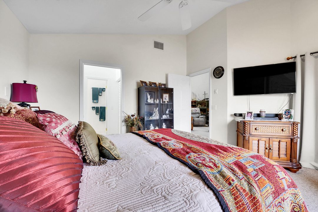 На продажу: $270,000 (2 спален, 2 ванн, 1105 Квадратных фут)