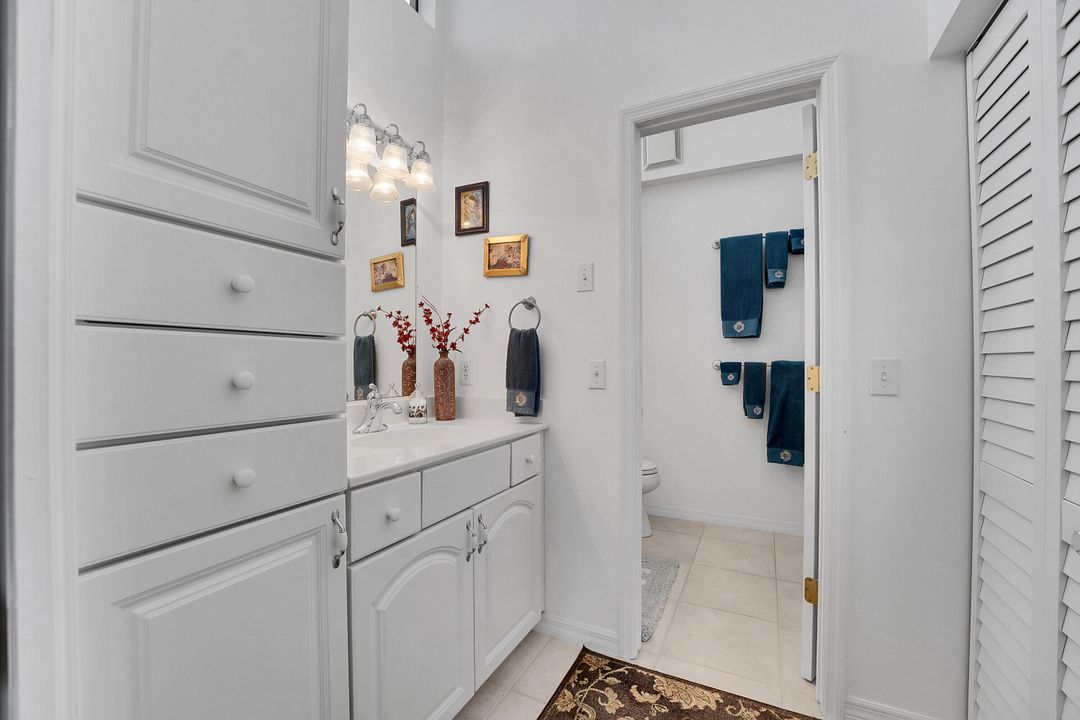 На продажу: $270,000 (2 спален, 2 ванн, 1105 Квадратных фут)