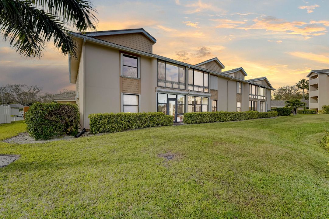 На продажу: $270,000 (2 спален, 2 ванн, 1105 Квадратных фут)