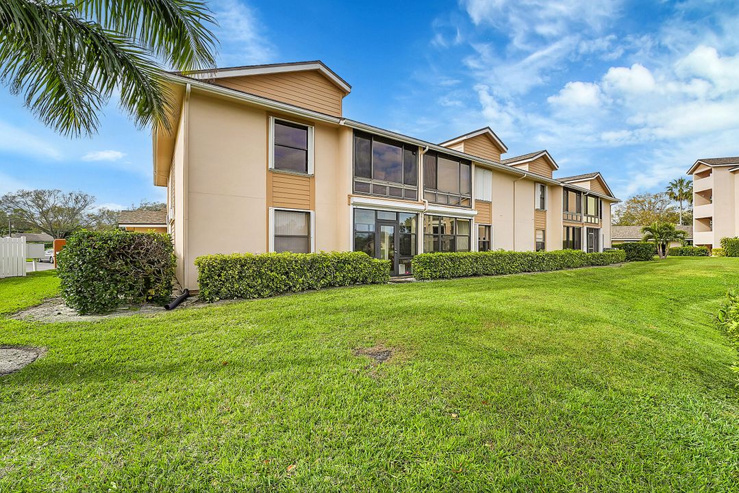 На продажу: $270,000 (2 спален, 2 ванн, 1105 Квадратных фут)