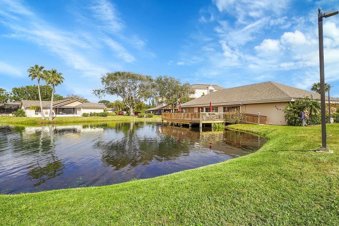 На продажу: $270,000 (2 спален, 2 ванн, 1105 Квадратных фут)