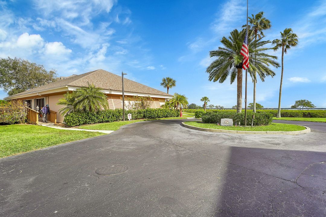 На продажу: $270,000 (2 спален, 2 ванн, 1105 Квадратных фут)