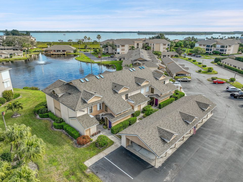 На продажу: $270,000 (2 спален, 2 ванн, 1105 Квадратных фут)